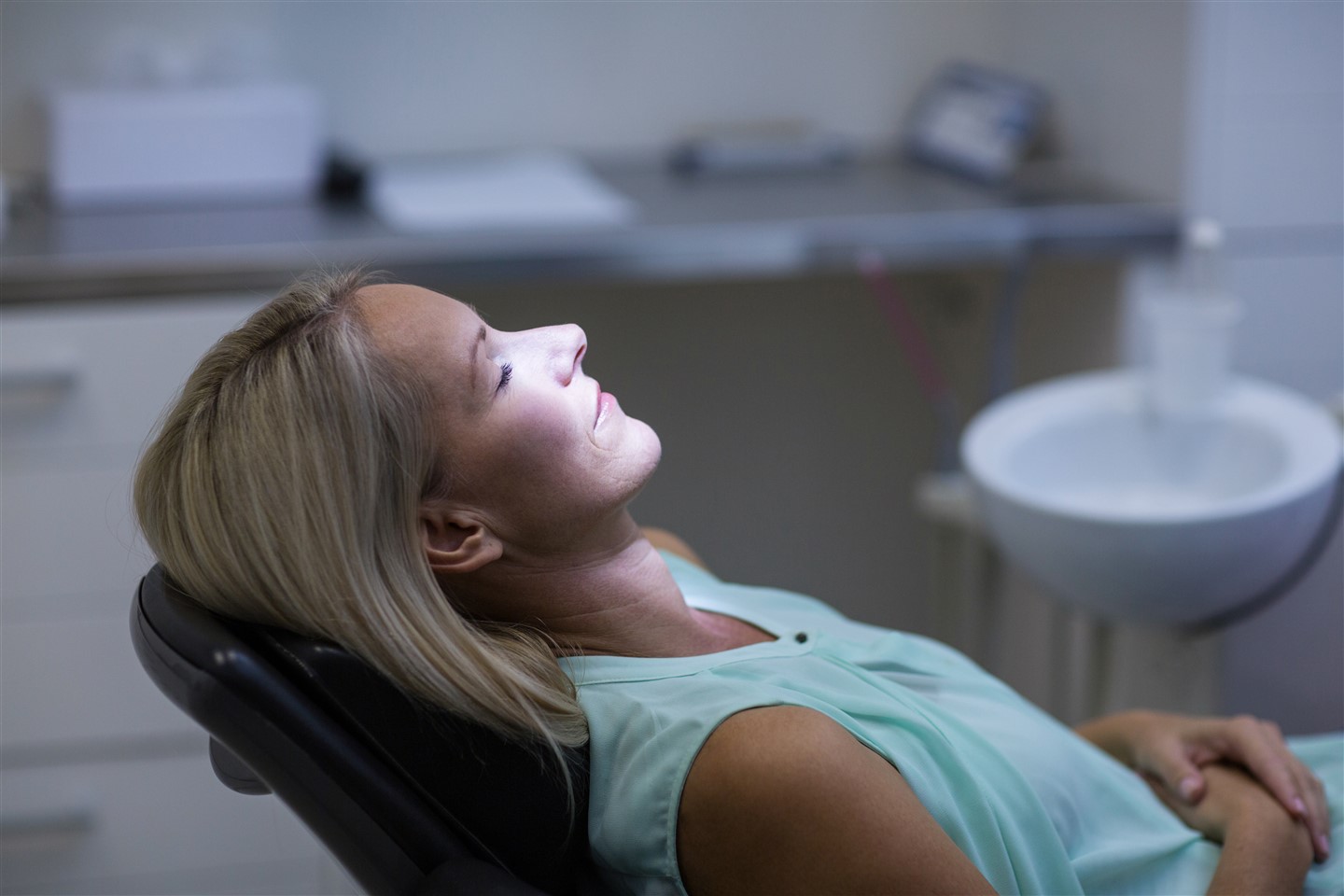 A patient relaxes during their dental appointment thanks to oral sedation options at Parkway Dental